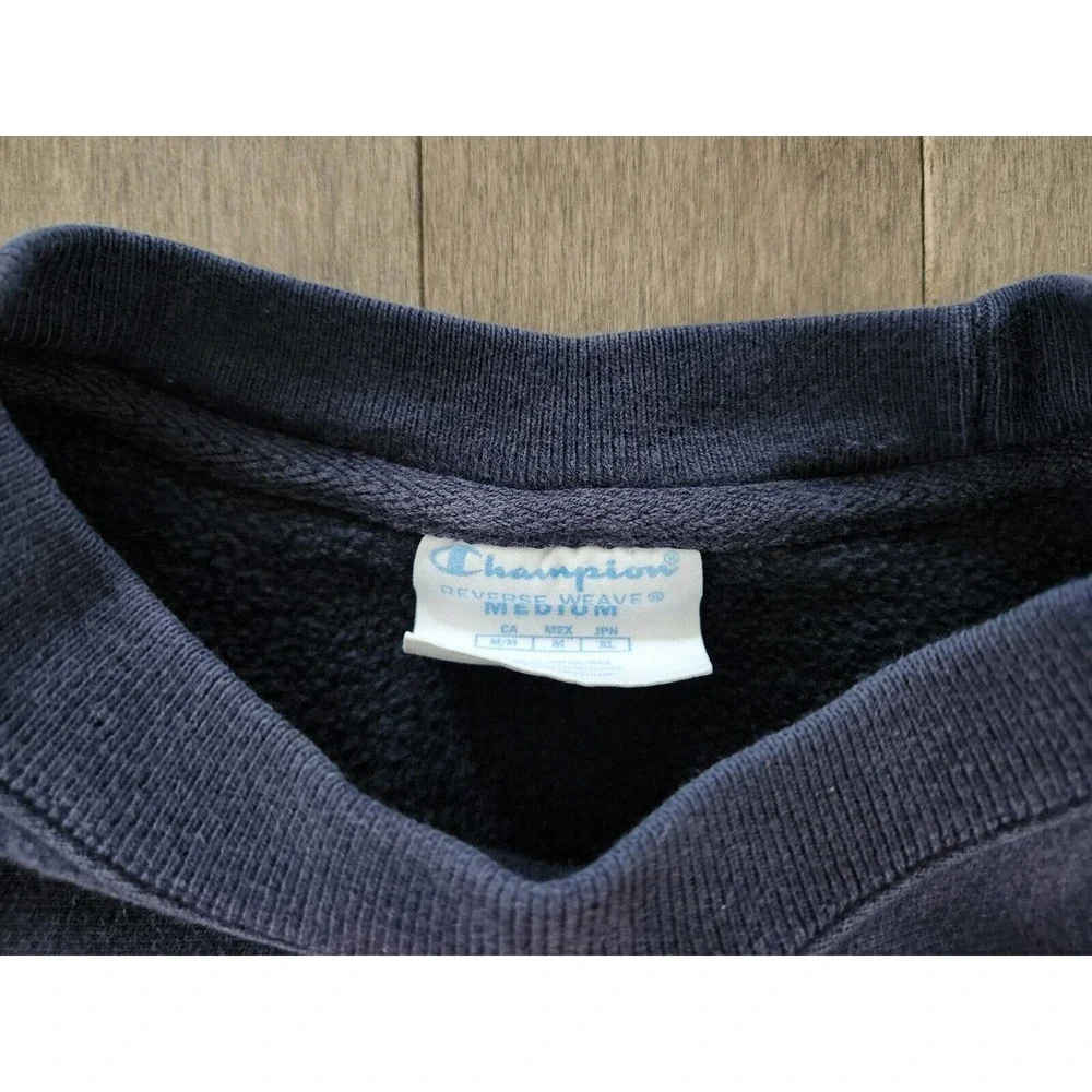 Vintage Champion Reverse Weave Navy Blue Spellout Gold Crewneck Sweatshirt Sz M - Picture 6 of 7